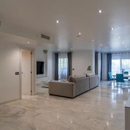 Luxury Vacation Villa *